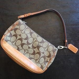 Classic Coach Zip Purse- VGUC